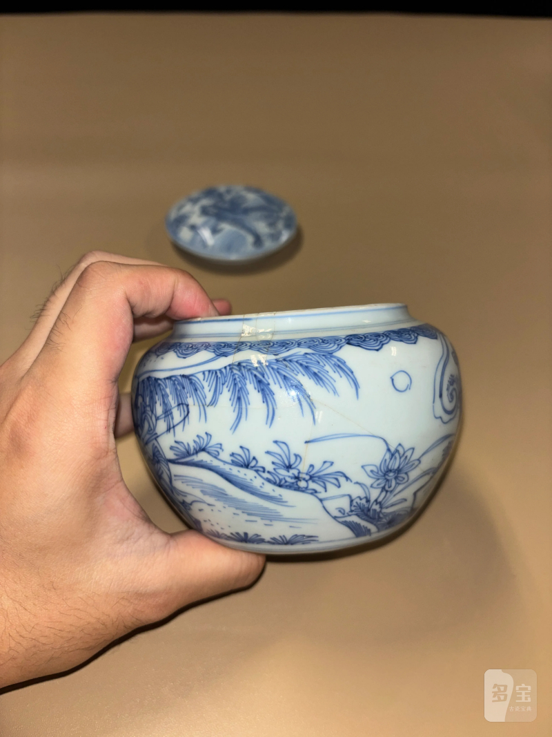 明万历 青花铁线描高士图围棋罐 - 图3